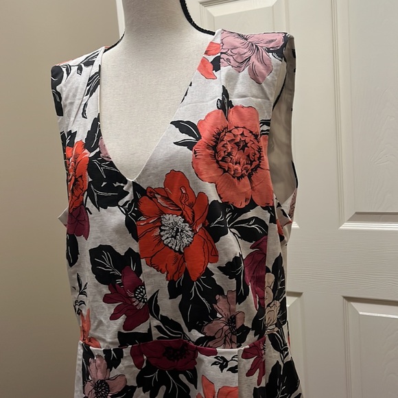 Brand new Ann Taylor dress with tags sleeveless. Elegant. Floral print. Cottony - Picture 9 of 9